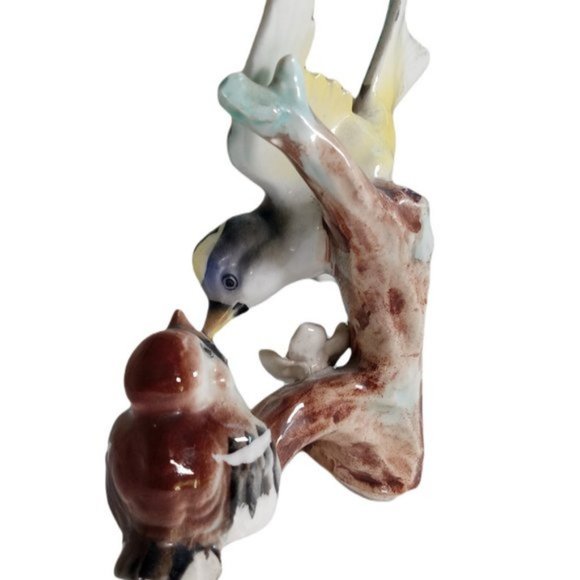 vintage feeding bird small ceramic figure 5" made in japan - Picture 3 of 6